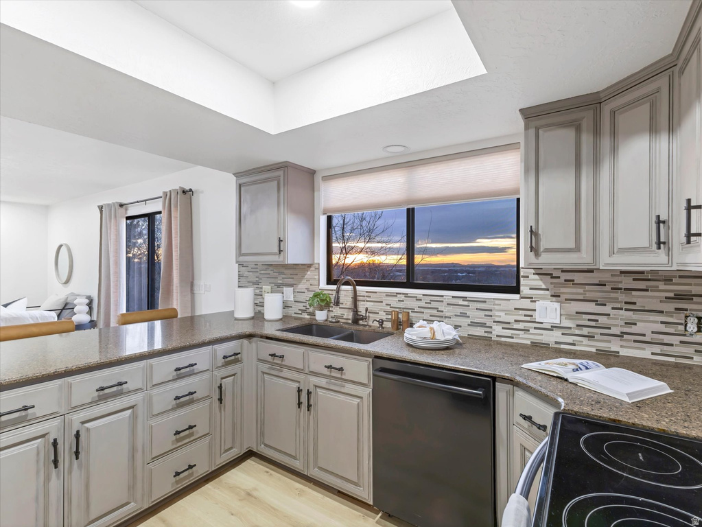 569 N VAN BUREN AVE Ogden, UT 84404