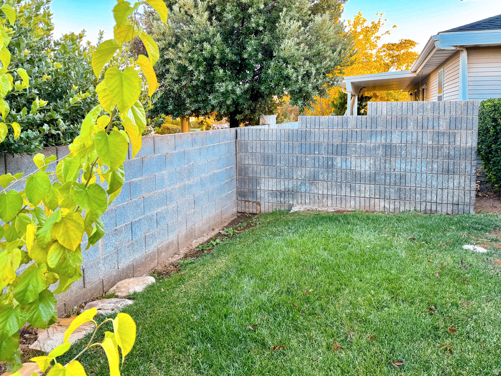 2051 W CANYON VIEW DR St George, UT 84770