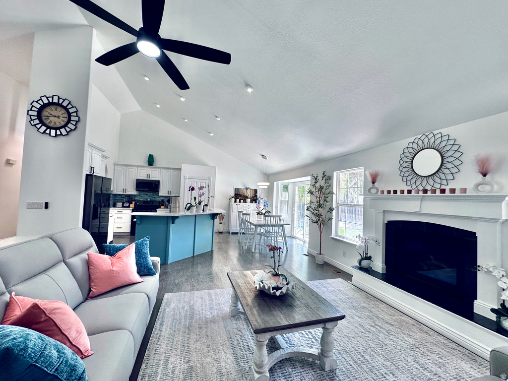 1884 TOWN AND COUNTRY RD Springville, UT 84663