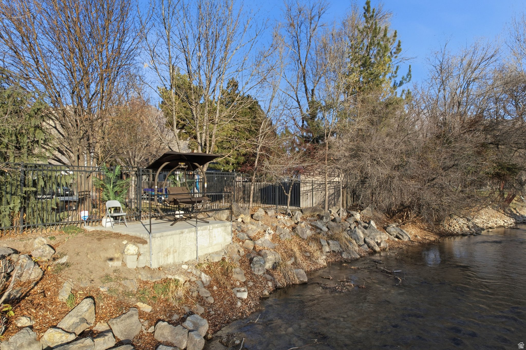 1884 TOWN AND COUNTRY RD Springville, UT 84663