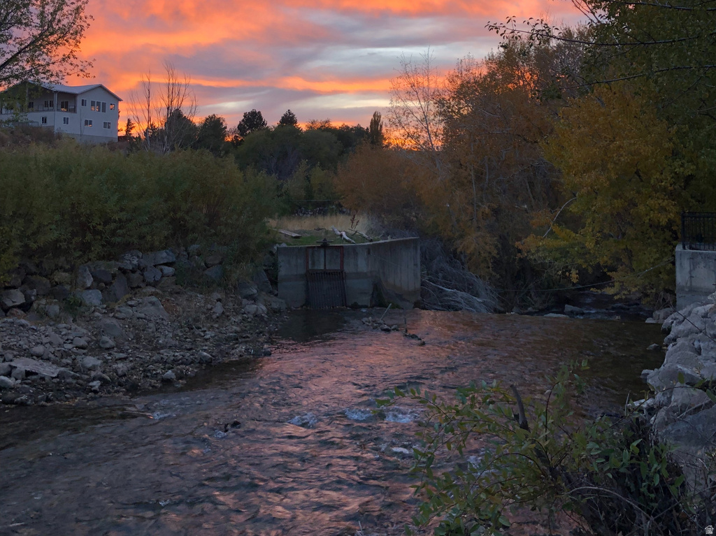 1884 TOWN AND COUNTRY RD Springville, UT 84663