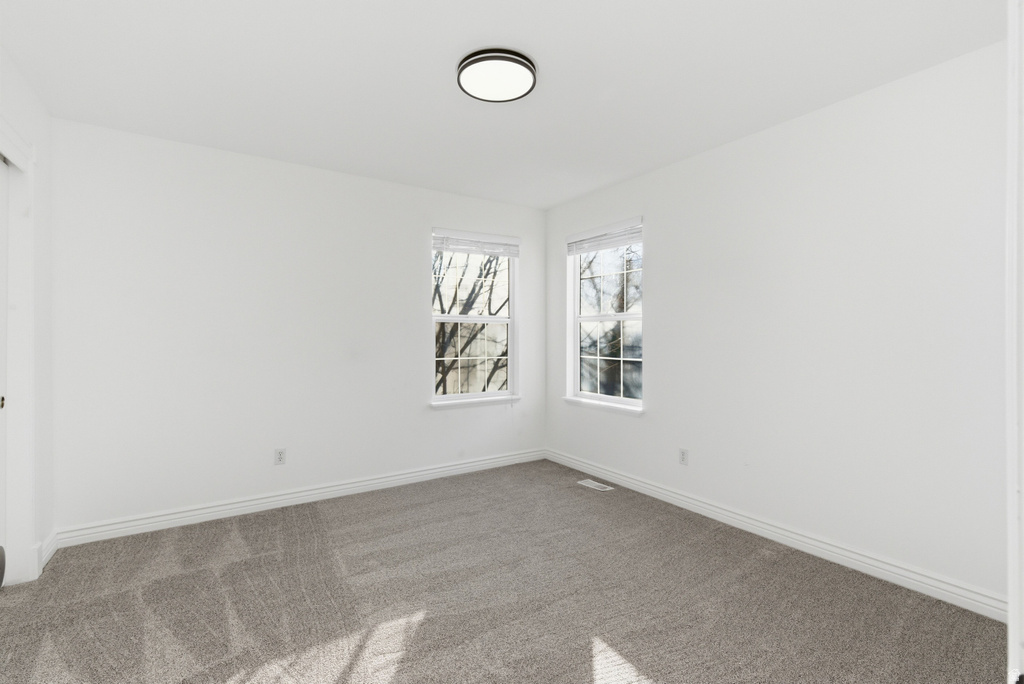 1884 TOWN AND COUNTRY RD Springville, UT 84663