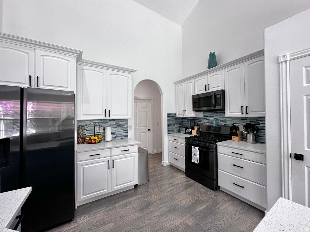 1884 TOWN AND COUNTRY RD Springville, UT 84663