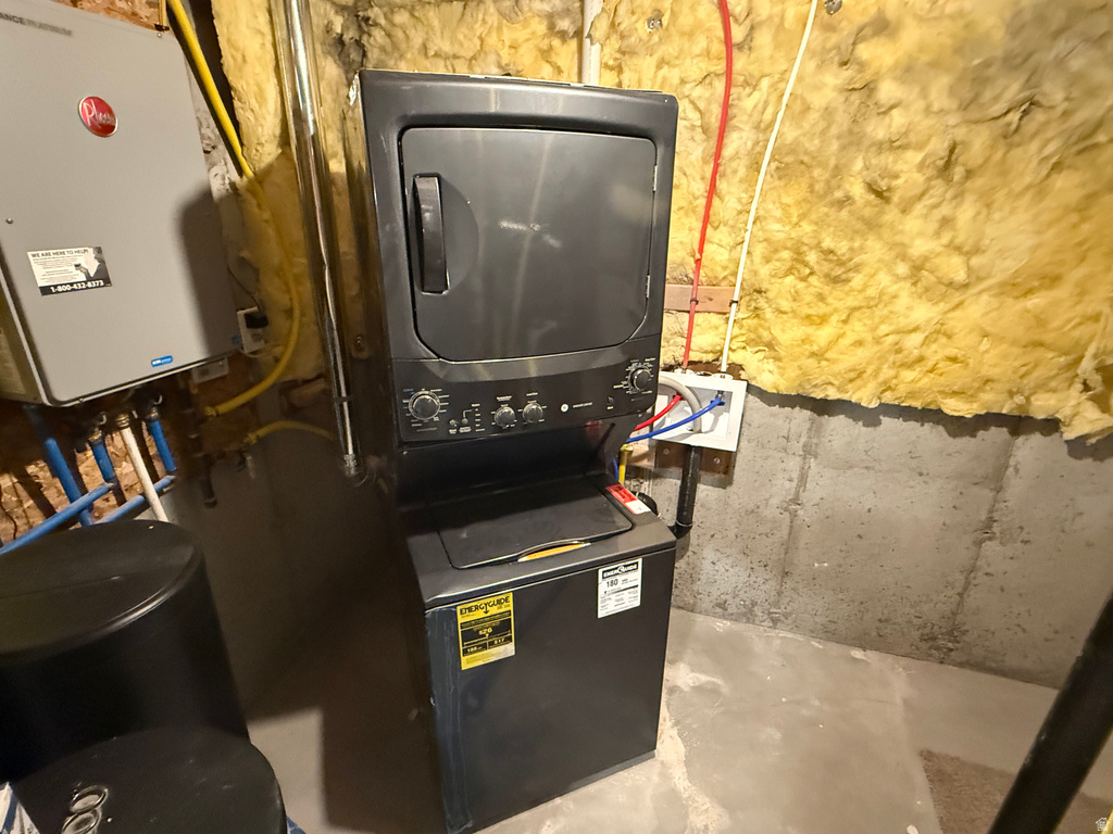 1884 TOWN AND COUNTRY RD Springville, UT 84663