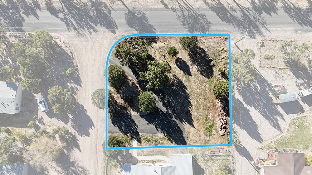 25 N DOC HOLIDAY LN Central, UT 84722