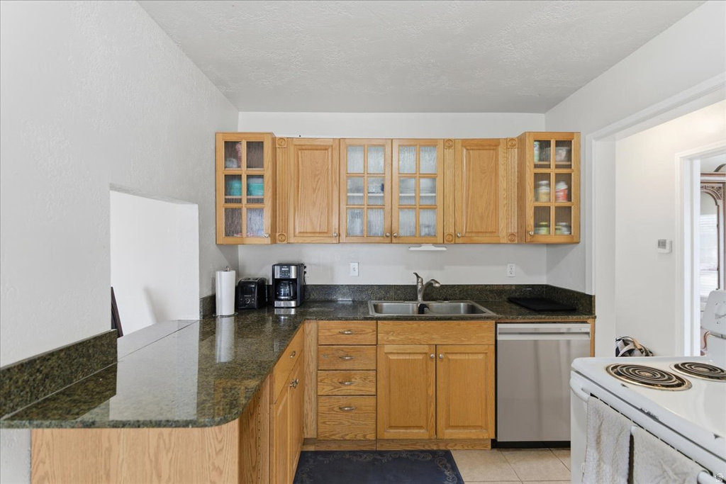 3231 S KATHERINE DR Magna, UT 84044