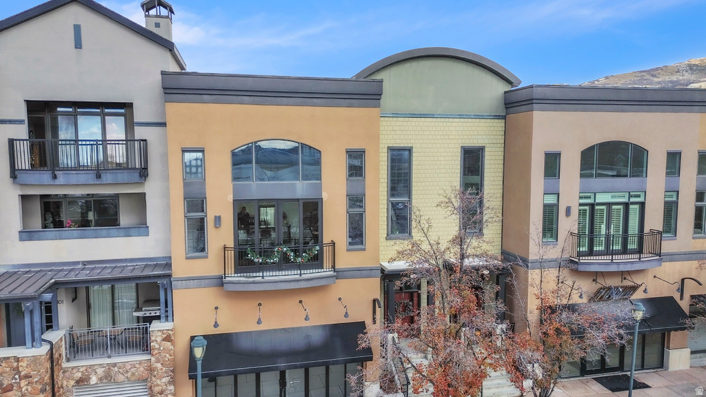 5013 N EDGEWOOD DR. Provo, UT 84604