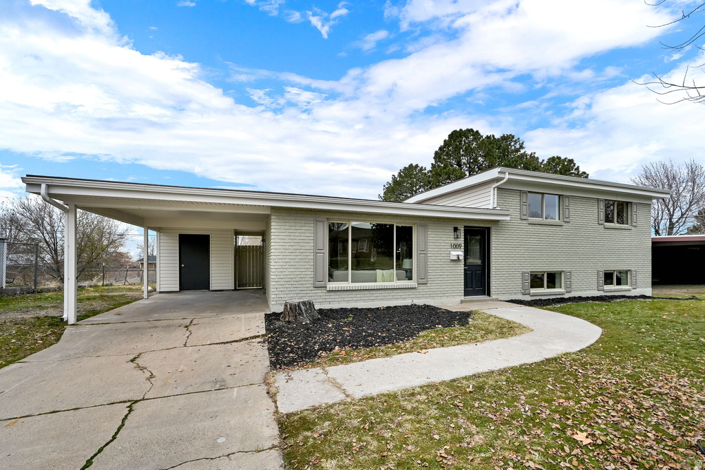 1009 N 250 W Sunset, UT 84015