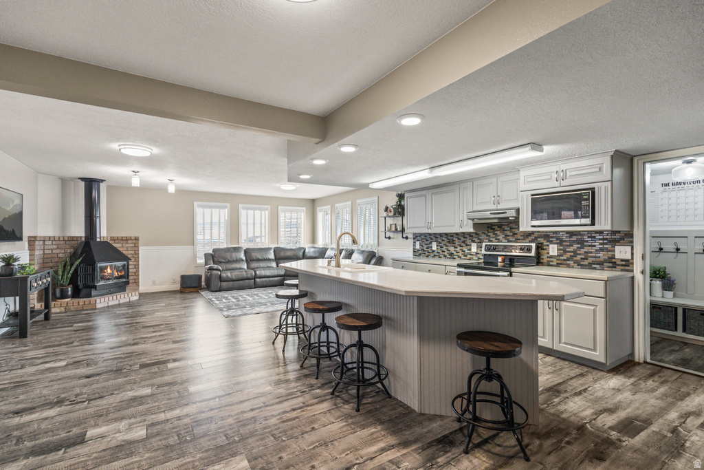 79 S 250 E Aurora, UT 84620