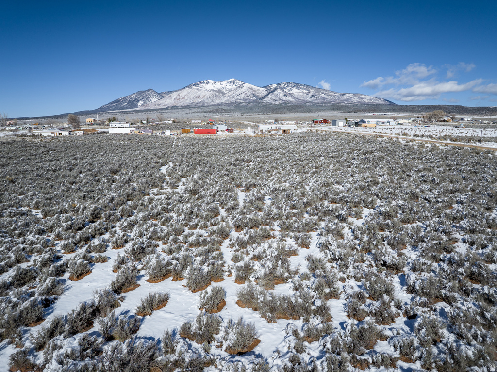 142 S BEEMAN RD La Sal, UT 84530