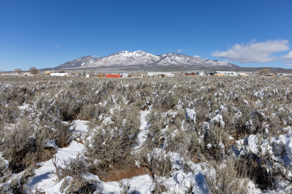 142 S BEEMAN RD La Sal, UT 84530