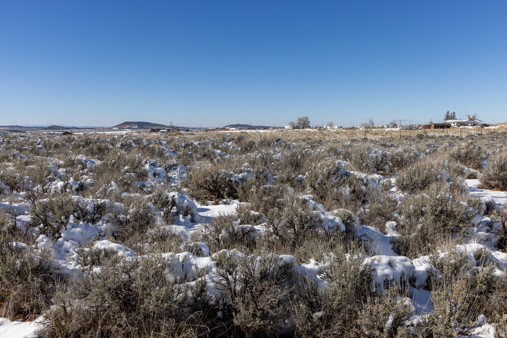 142 S BEEMAN RD La Sal, UT 84530