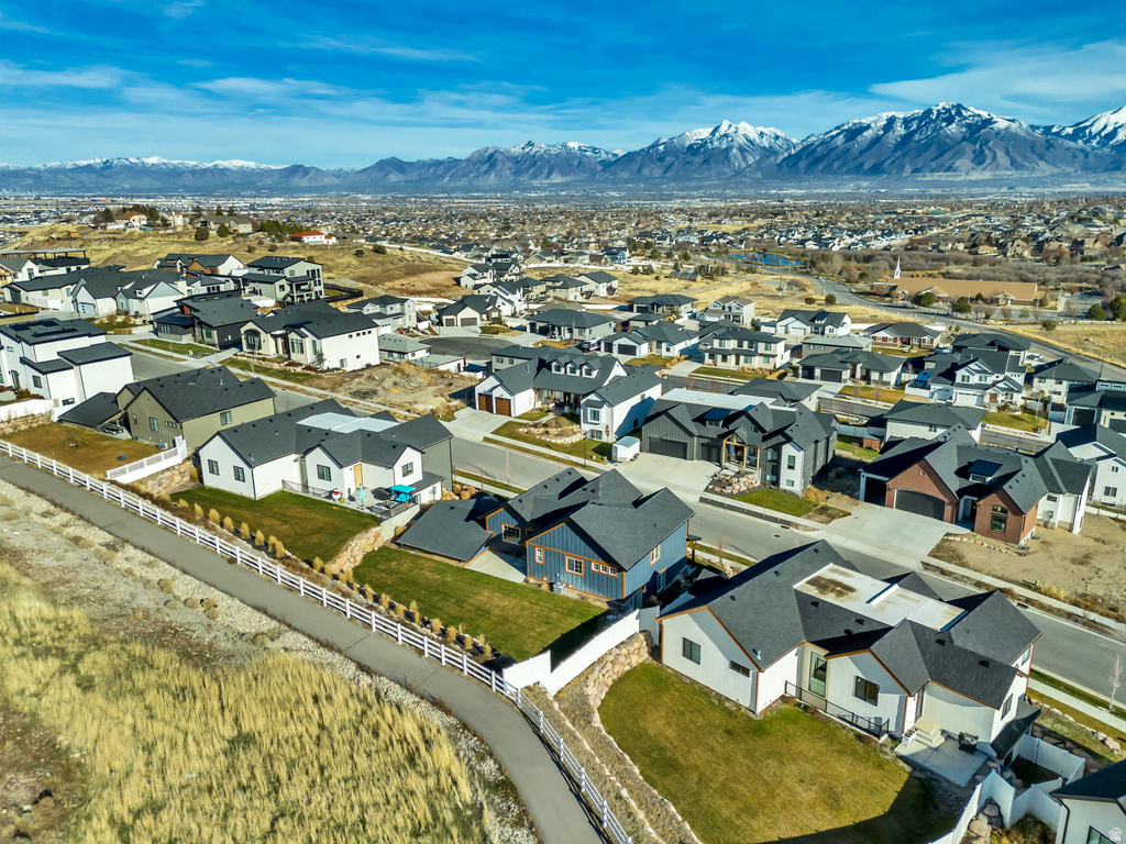 14236 S SUMMIT CREST LN Herriman, UT 84096