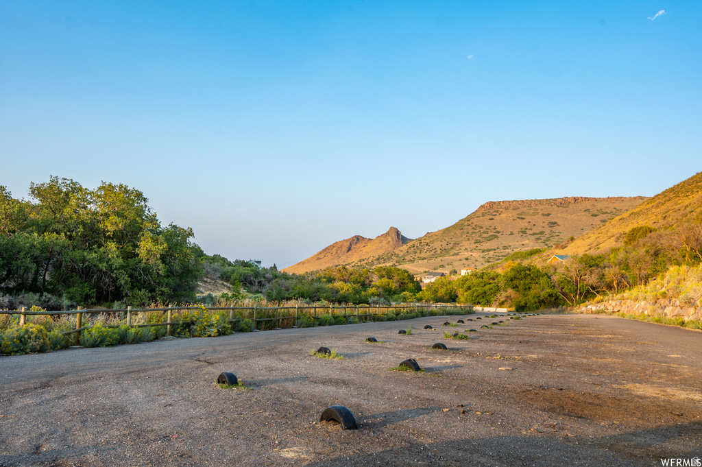 14236 S SUMMIT CREST LN Herriman, UT 84096