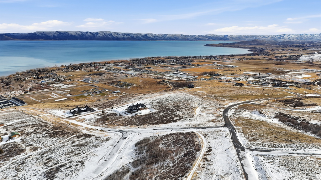 569 N CRESTVIEW RD Garden City, UT 84028