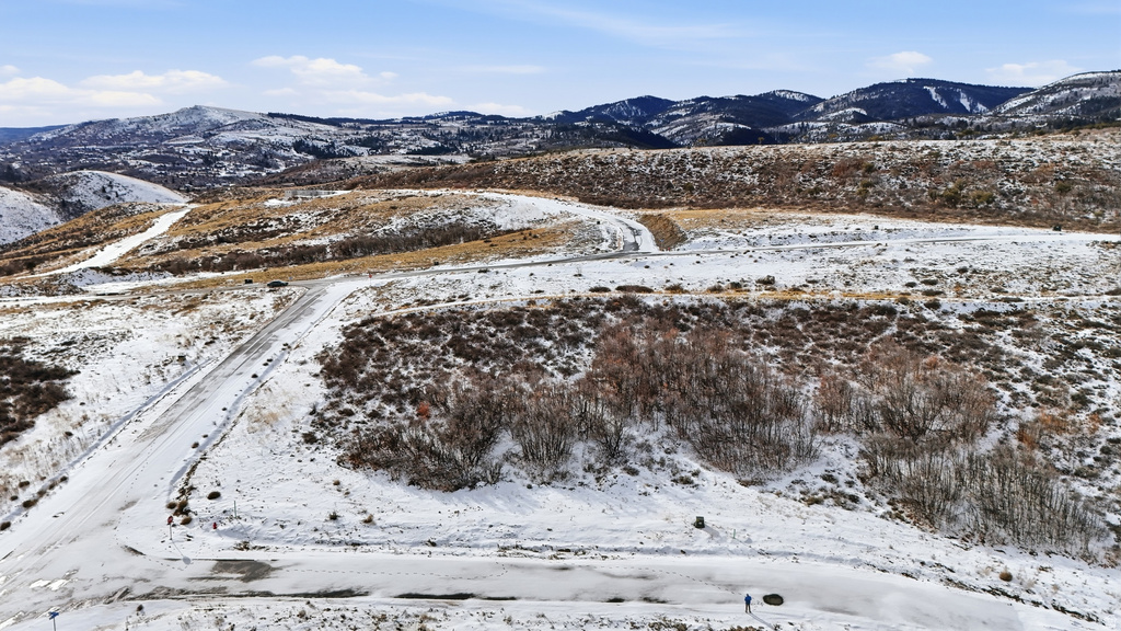 569 N CRESTVIEW RD Garden City, UT 84028