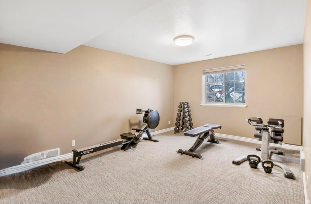 874 AVALON HILLS DR Ogden, UT 84404