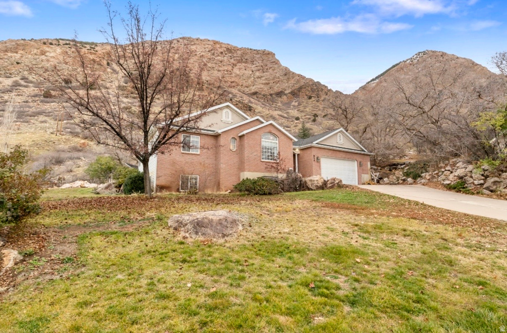 874 AVALON HILLS DR Ogden, UT 84404