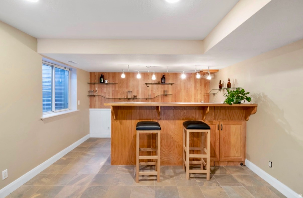 874 AVALON HILLS DR Ogden, UT 84404