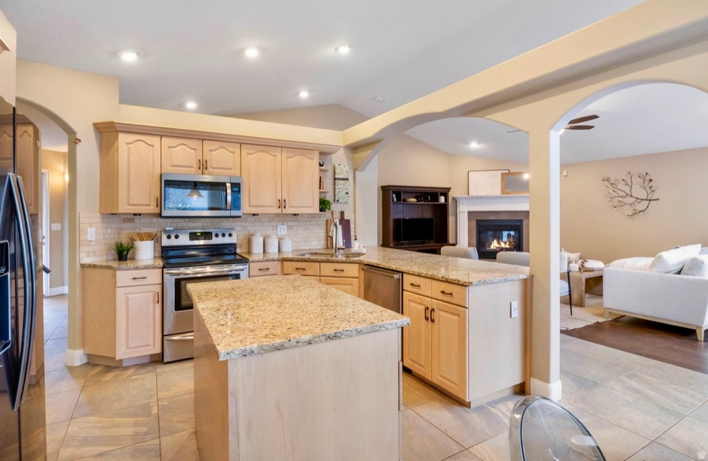 874 AVALON HILLS DR Ogden, UT 84404