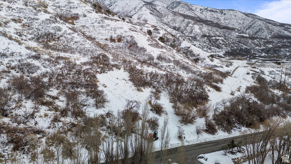 6548 S BYBEE DR South Weber, UT 84403