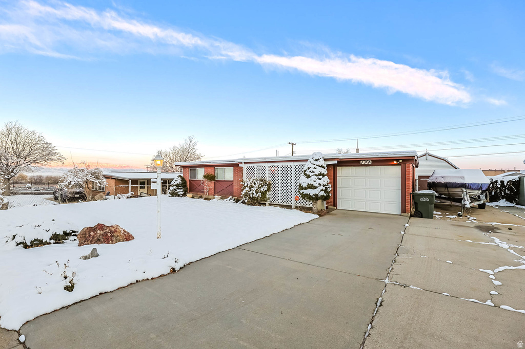 185 CREST CIR Tooele, UT 84074