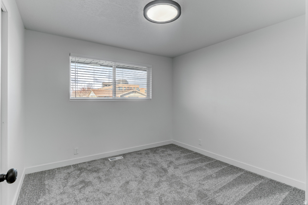 2045 W BOWLING AVE Taylorsville, UT 84129