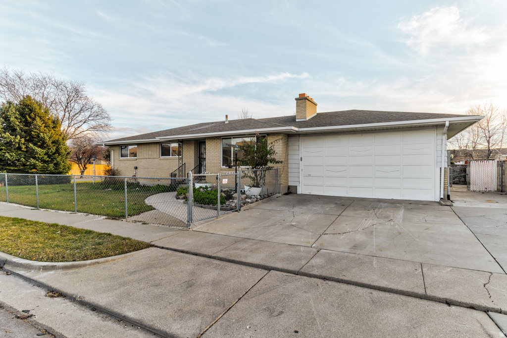 2045 W BOWLING AVE Taylorsville, UT 84129