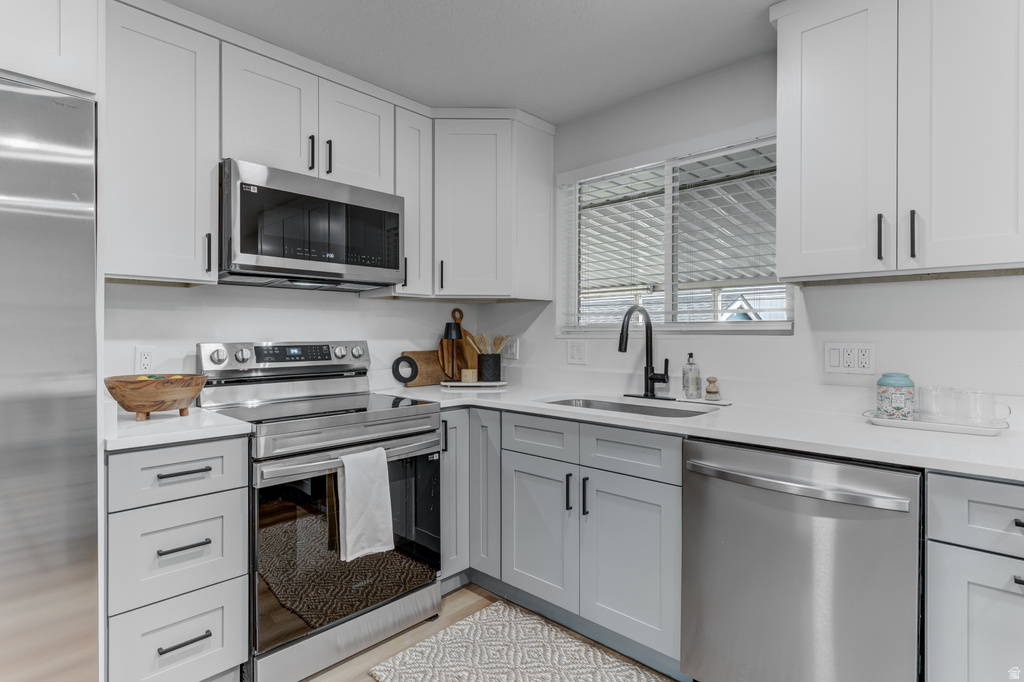 2045 W BOWLING AVE Taylorsville, UT 84129