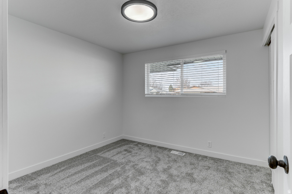 2045 W BOWLING AVE Taylorsville, UT 84129