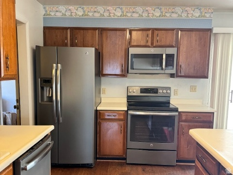 4608 S LOCUST LN Holladay, UT 84117