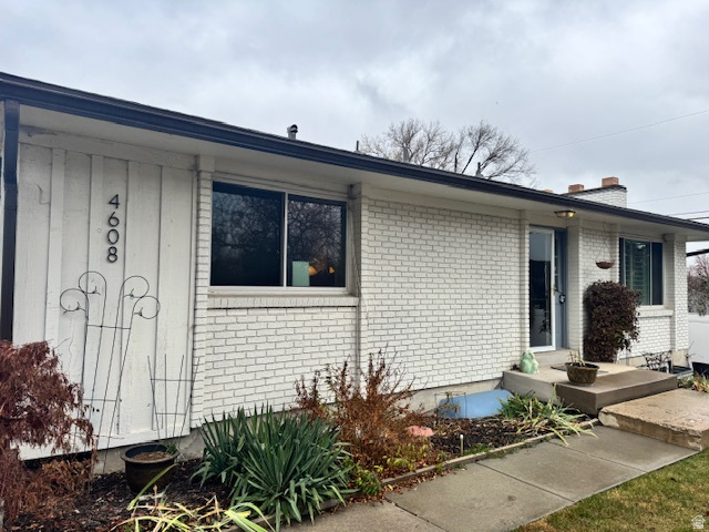 4608 S LOCUST LN Holladay, UT 84117