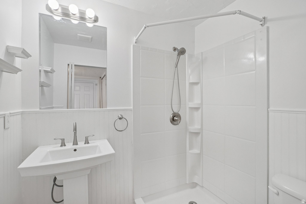 2608 W 3900 S Roy, UT 84067