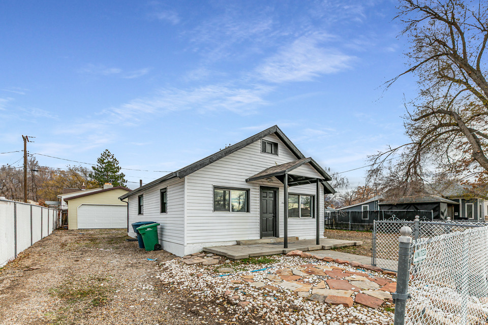 8823 S 300 E Sandy, UT 84070