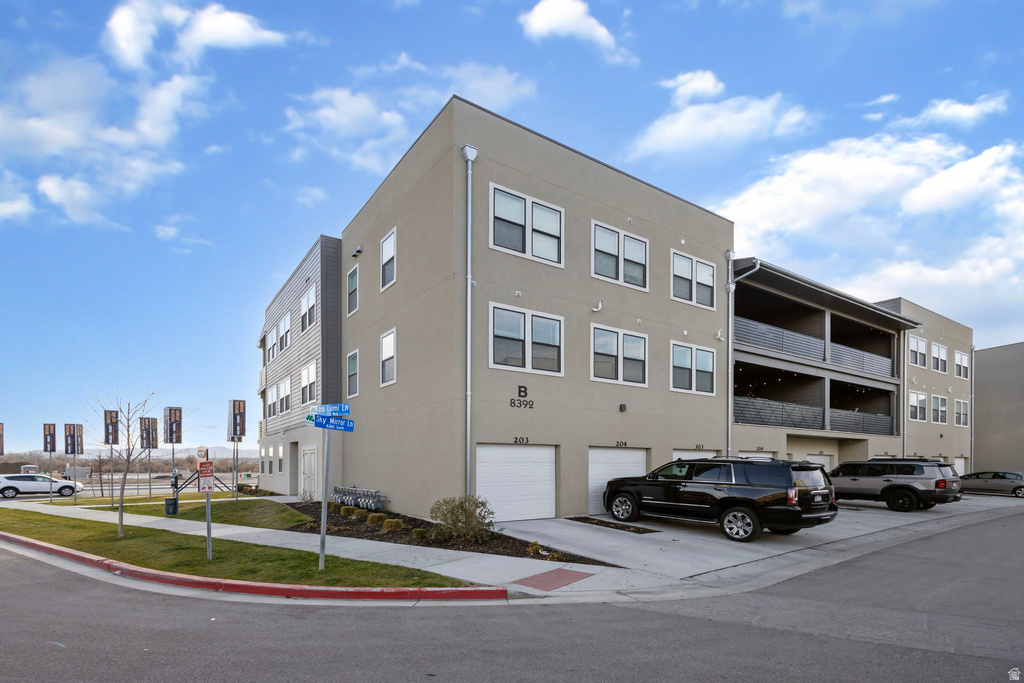 8392 S SKY MIRROR LN #204 Midvale, UT 84047