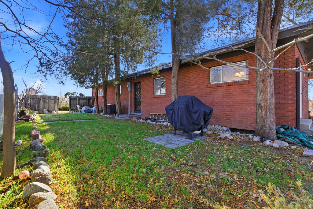 1325 E MILNE LN Cottonwood Heights, UT 84047