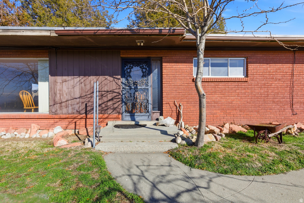 1325 E MILNE LN Cottonwood Heights, UT 84047