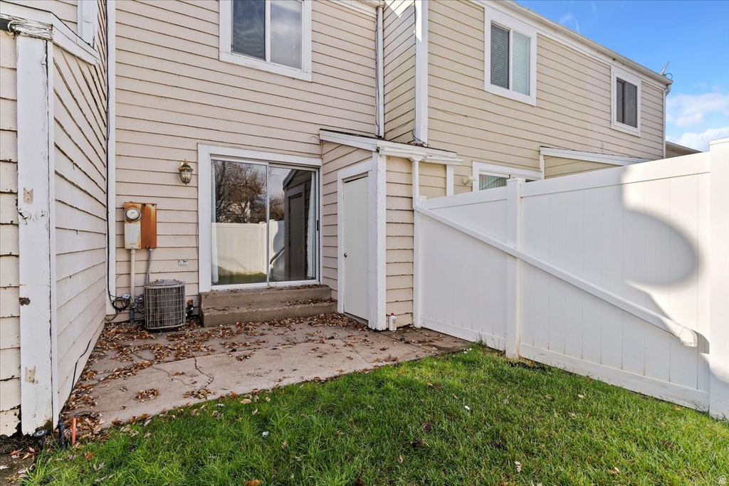 586 W 1950 N Centerville, UT 84014