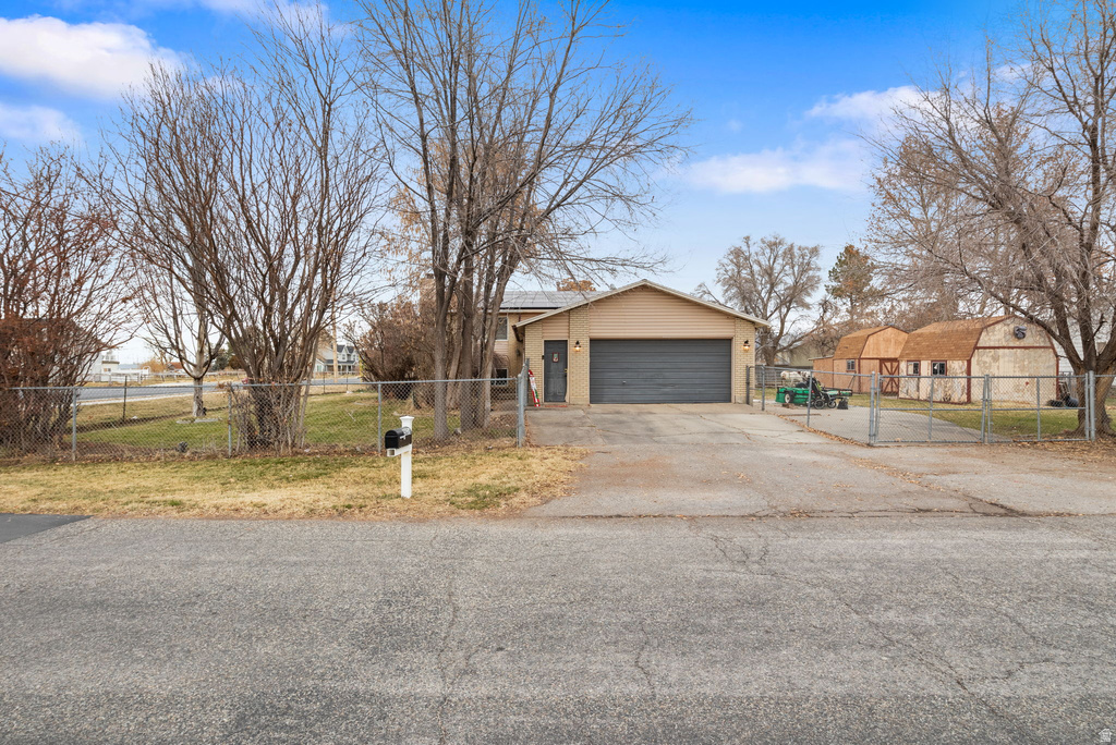 5076 S 4700 W Hooper, UT 84315