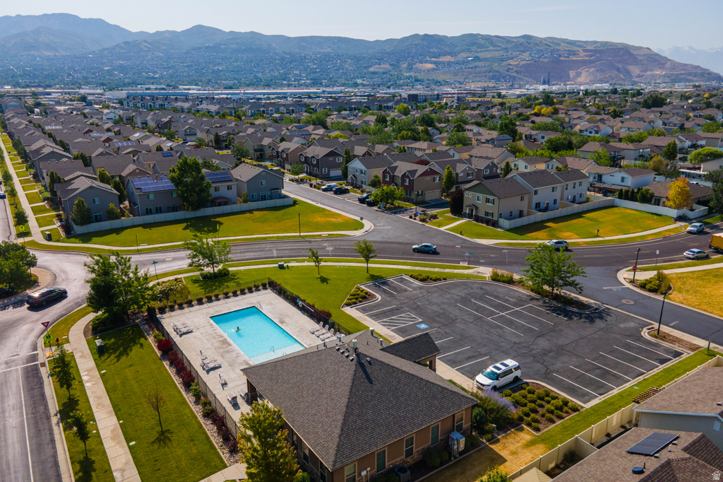 1083 W STONEHAVEN DR North Salt Lake, UT 84054