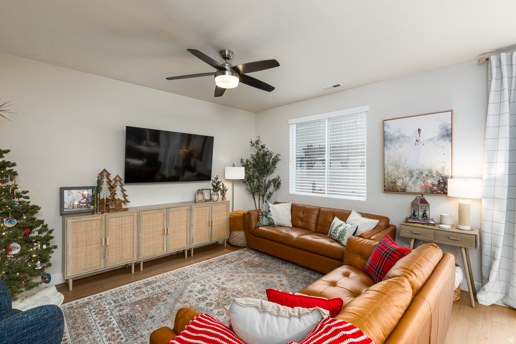 1083 W STONEHAVEN DR North Salt Lake, UT 84054