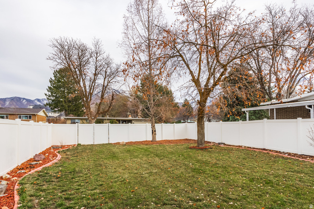 5088 S WOODMONT DR Holladay, UT 84117