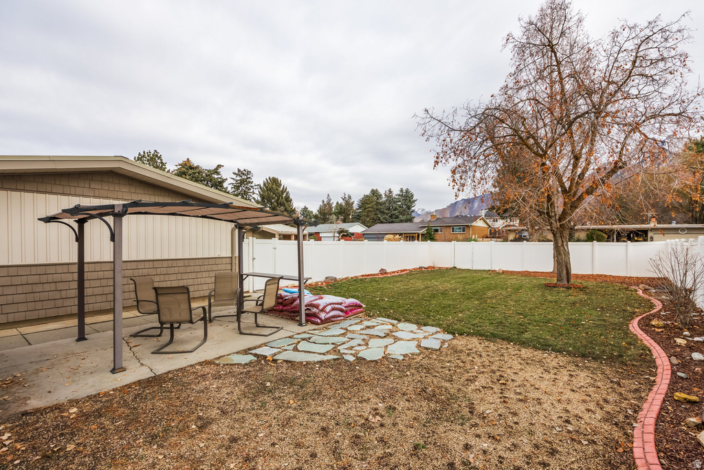 5088 S WOODMONT DR Holladay, UT 84117