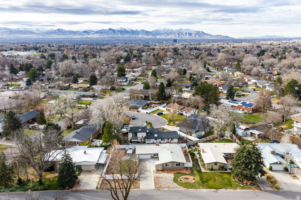 5088 S WOODMONT DR Holladay, UT 84117