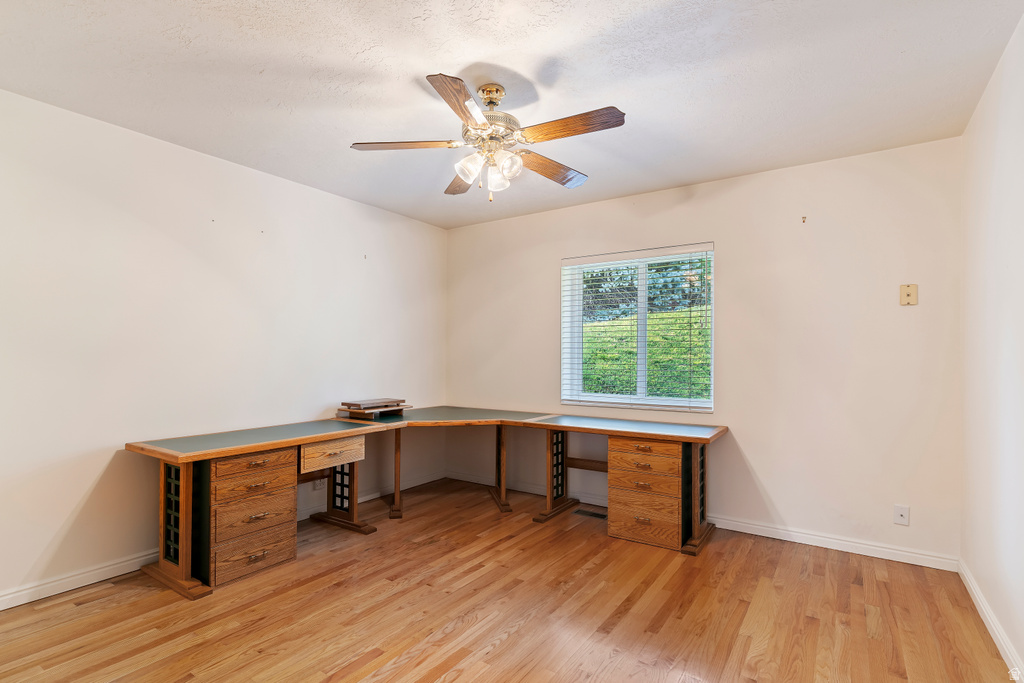 1762 E WHISPERING OAKS DR Ogden, UT 84403