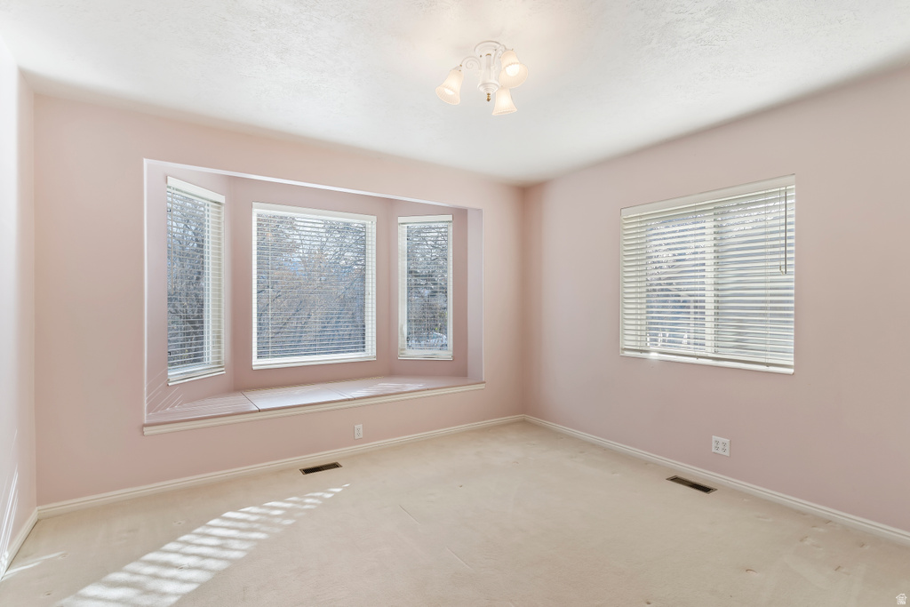 1762 E WHISPERING OAKS DR Ogden, UT 84403