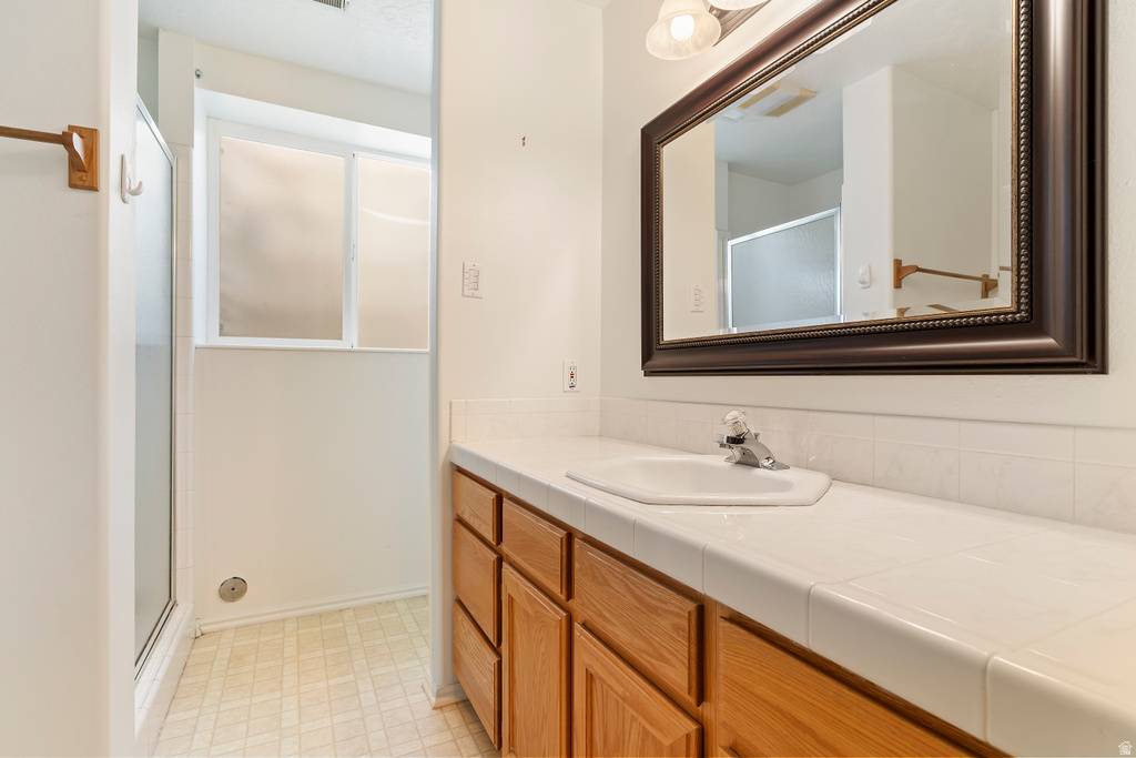 1762 E WHISPERING OAKS DR Ogden, UT 84403