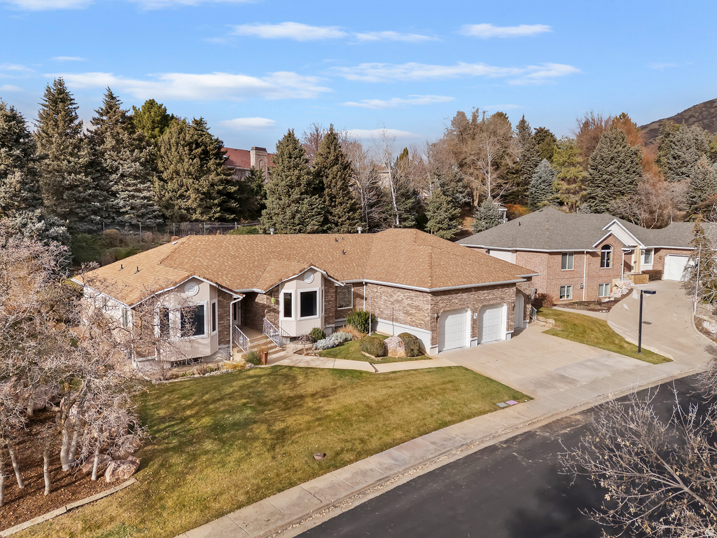1762 E WHISPERING OAKS DR Ogden, UT 84403