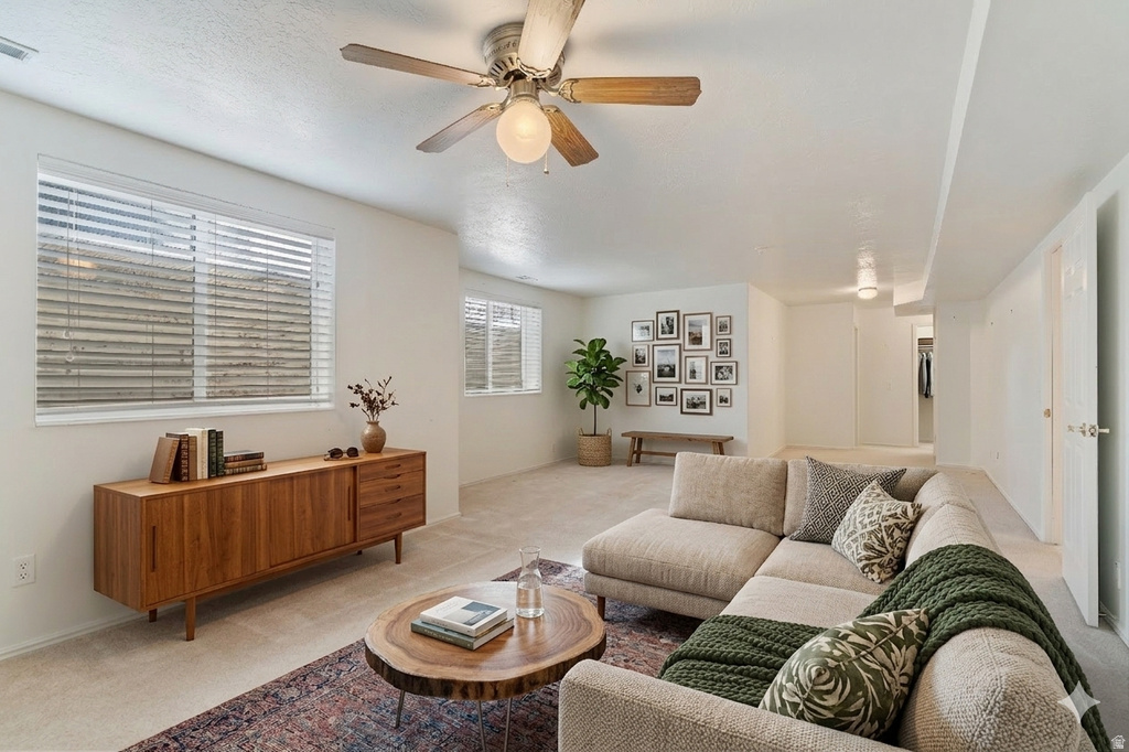 1762 E WHISPERING OAKS DR Ogden, UT 84403