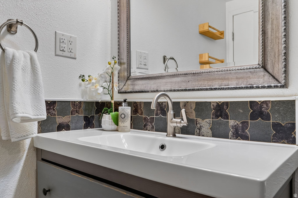 5325 S 580 E #B Murray, UT 84107